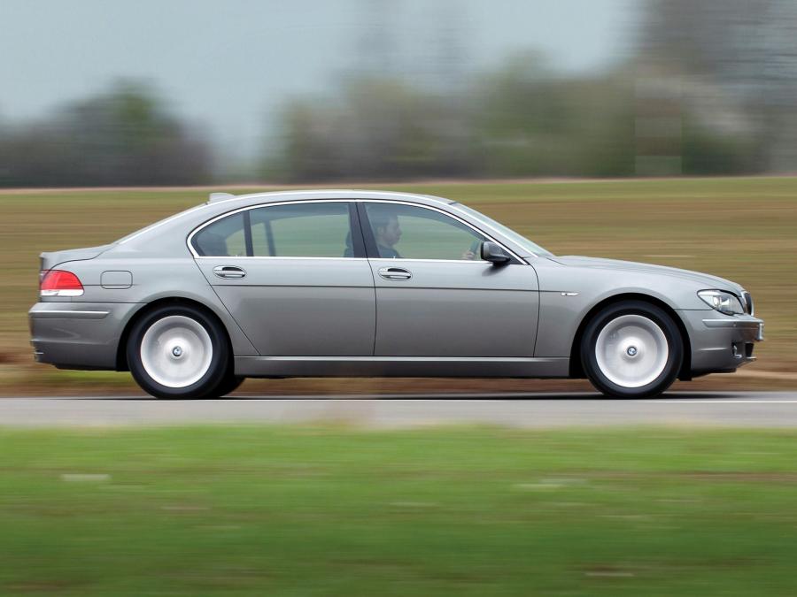  BMW 750Li 2005 года  (UK) (фото 5 из 8)